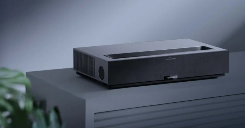 جهاز عرض ليزر فائق الدقة 4K UH - مراجعة Home Cinema Laser Projector وسعره